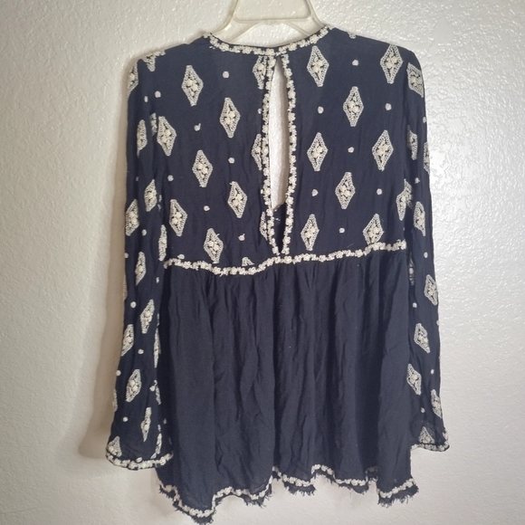 Free people diamond embroidered Bell sleeve boho Blouse sz M - Picture 5 of 8